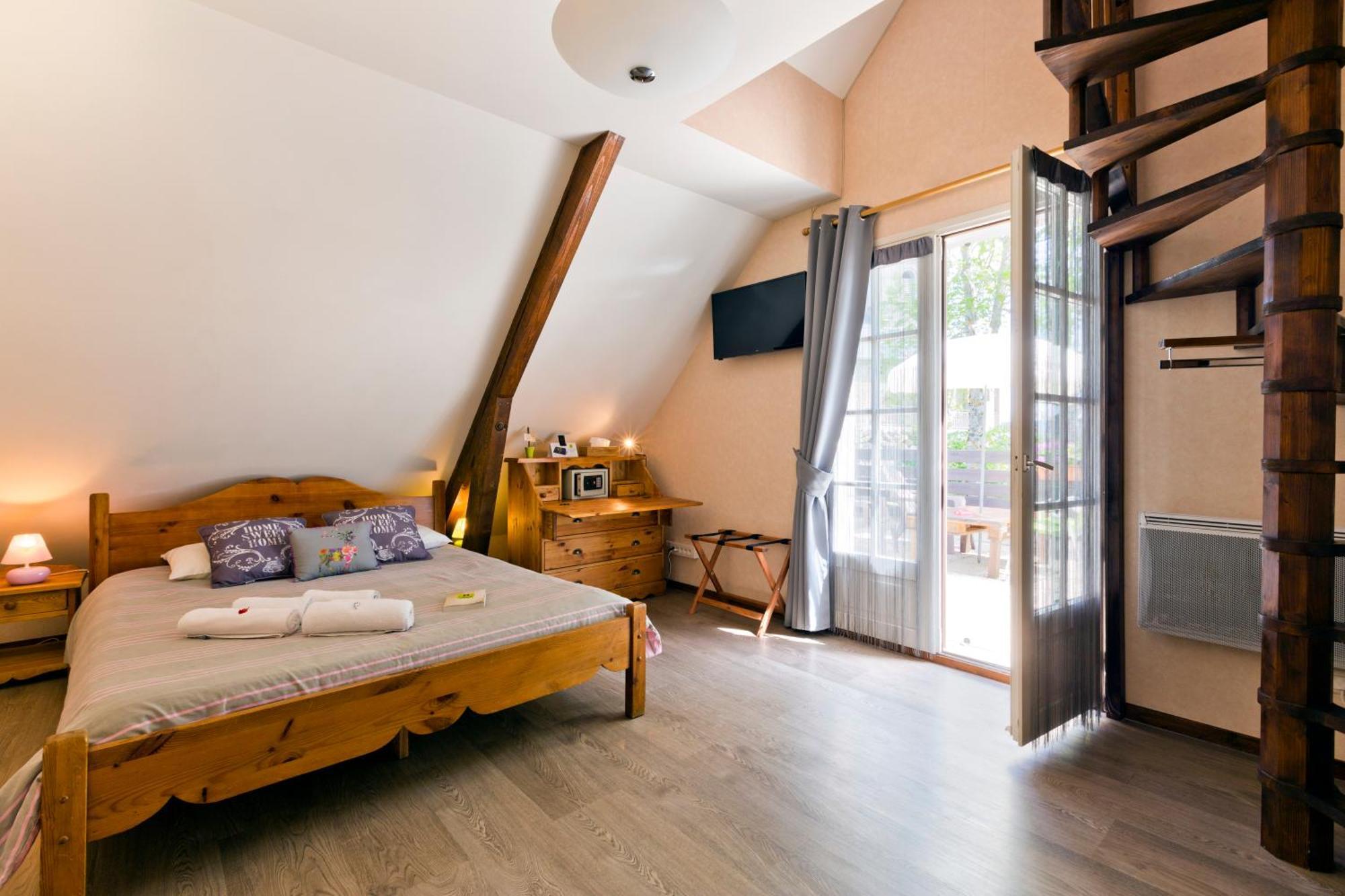Logis Hotel Restaurant Auberge Du Bougnat Saint-Victor-la-Riviere Екстериор снимка