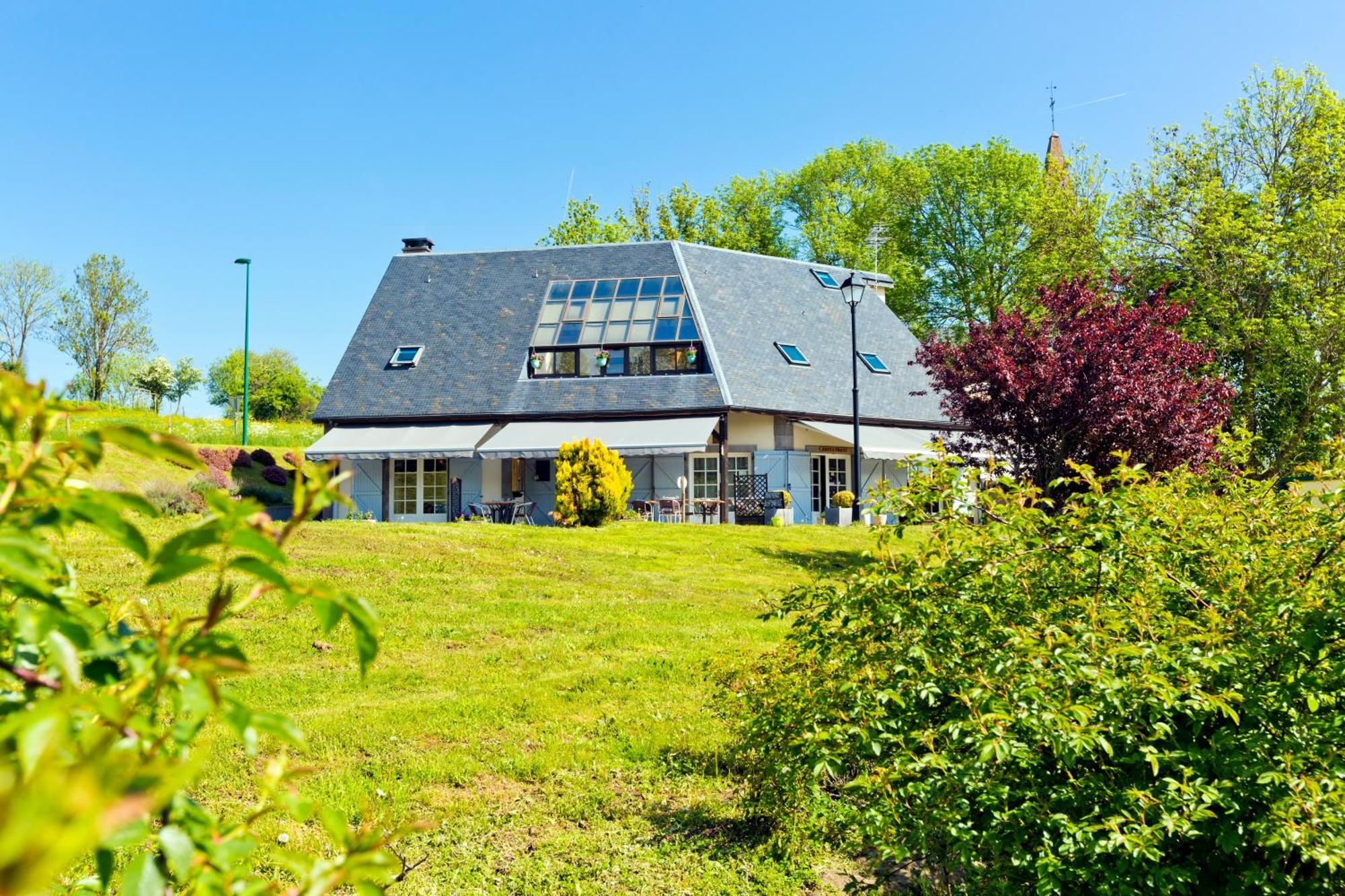 Logis Hotel Restaurant Auberge Du Bougnat Saint-Victor-la-Riviere Екстериор снимка
