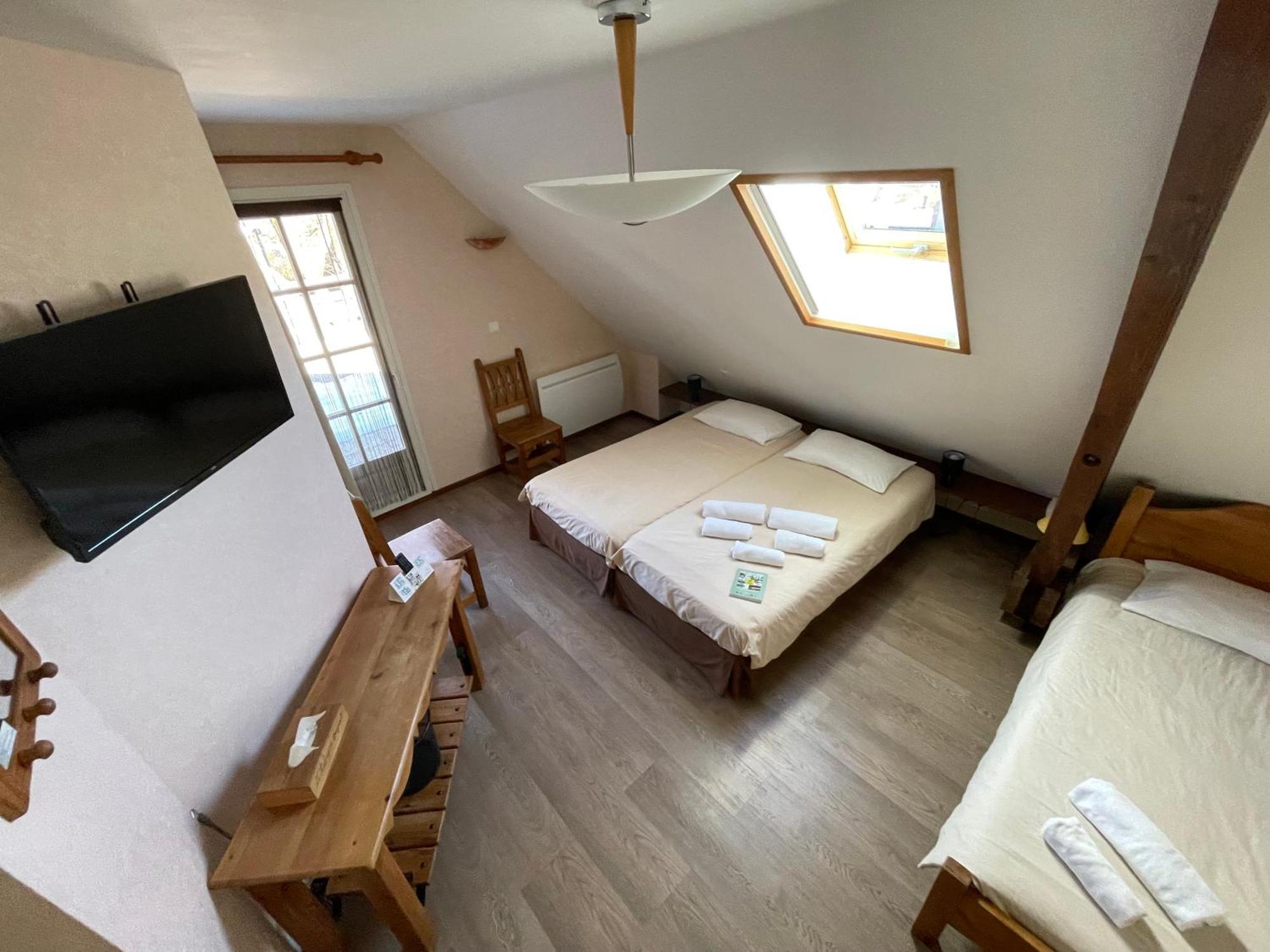 Logis Hotel Restaurant Auberge Du Bougnat Saint-Victor-la-Riviere Екстериор снимка