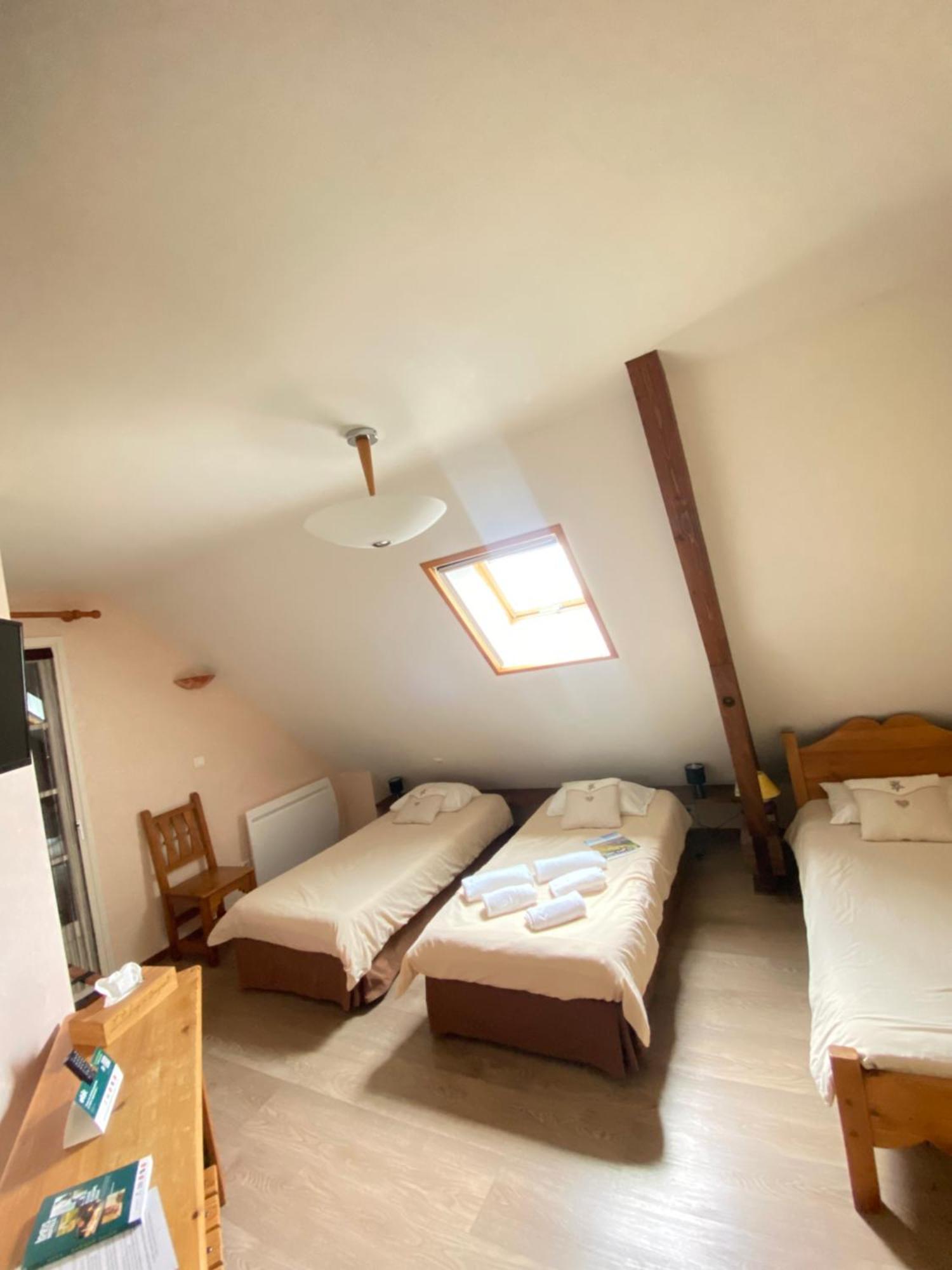 Logis Hotel Restaurant Auberge Du Bougnat Saint-Victor-la-Riviere Екстериор снимка